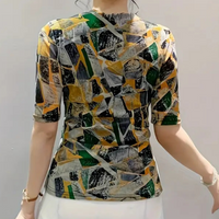 Abstrakte Damenbluse mit Muster - Elegante Freizeitmode-Luzern Mode