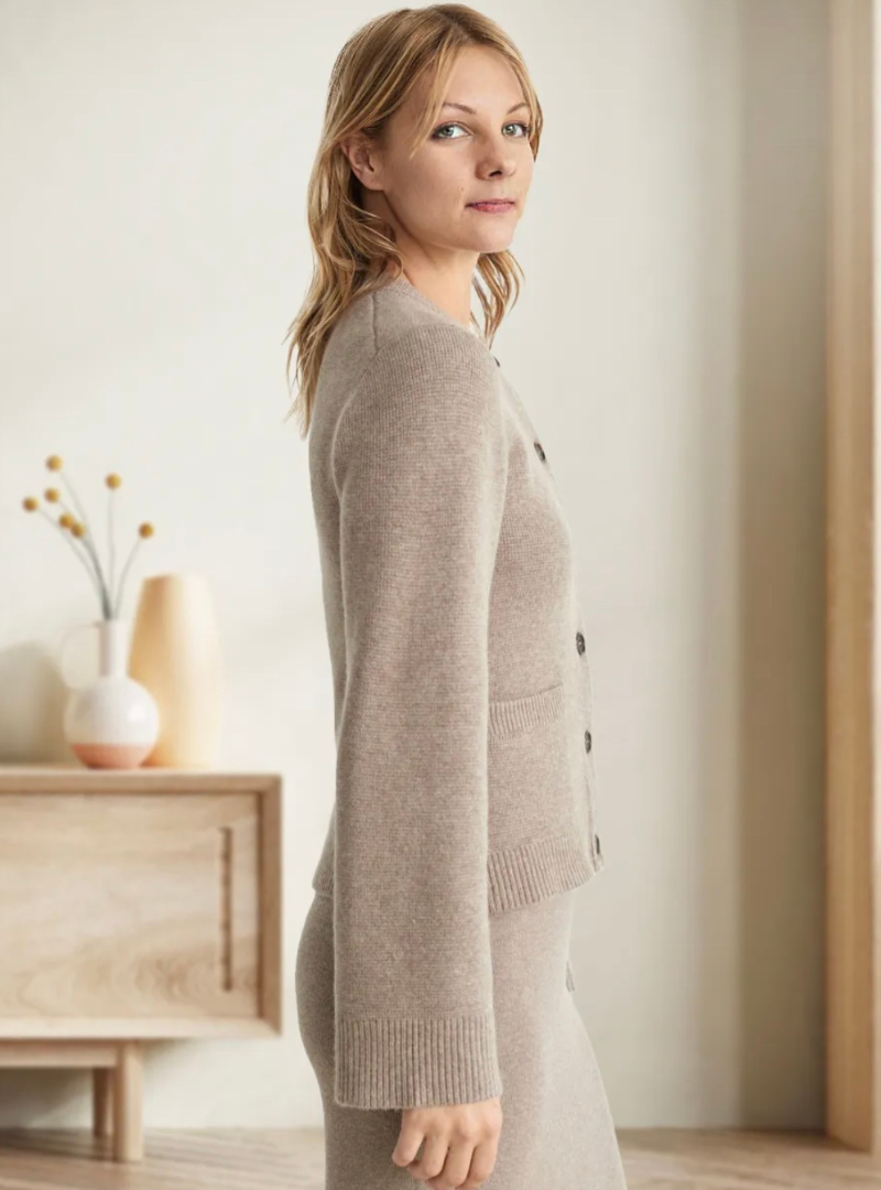Damen Strickjacke mit Knopfleiste - Eleganter Cardigan-Luzern Mode