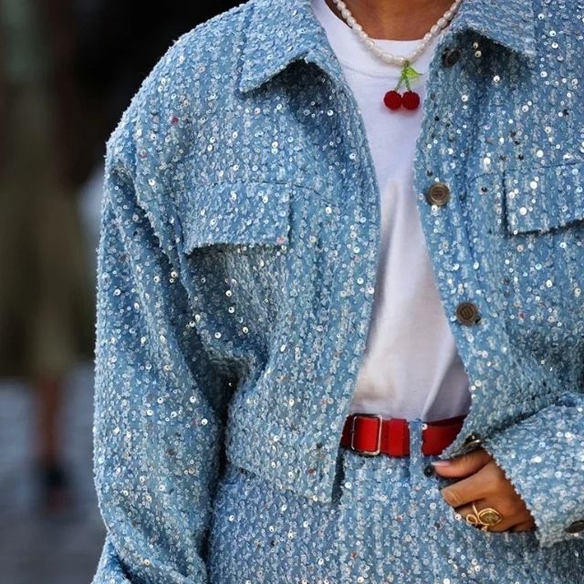 Paillettenbesetzte Damenjacke für festliche Anlässe-Luzern Mode