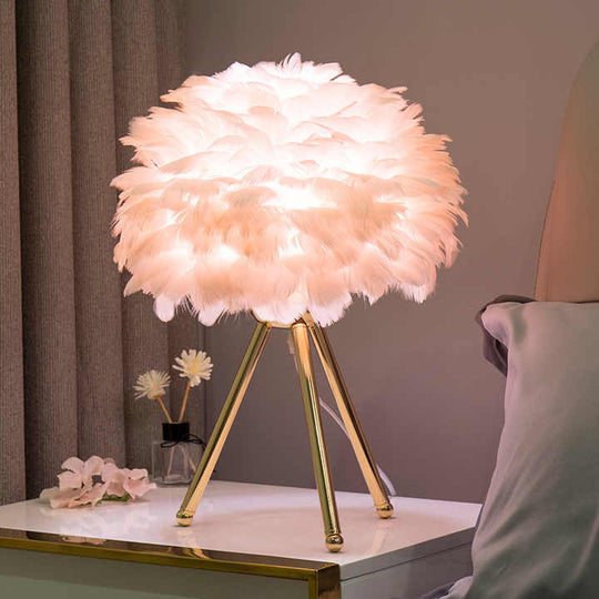 Tischlampe mit Federn | Weich | LED | Dimmbars | Verkabelt | Metall-Luzern Mode