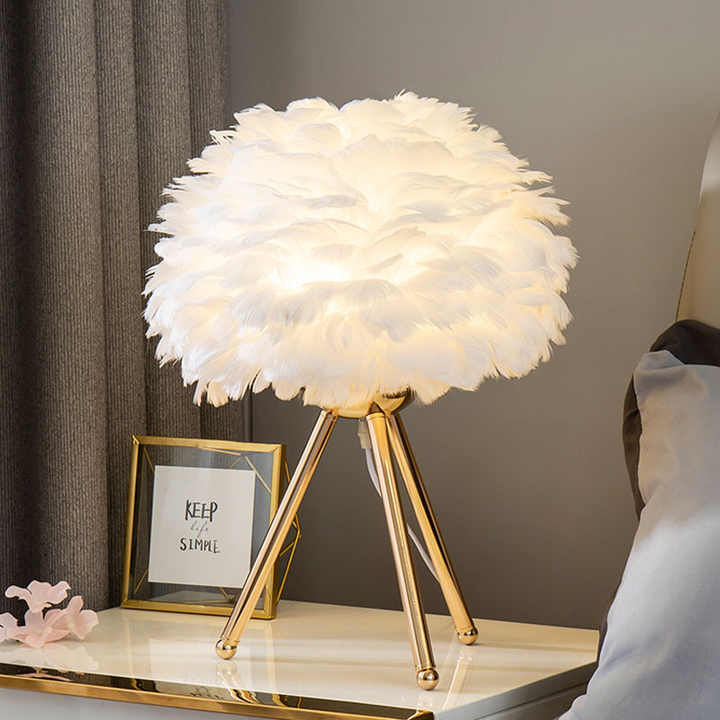 Tischlampe mit Federn | Weich | LED | Dimmbars | Verkabelt | Metall-Luzern Mode