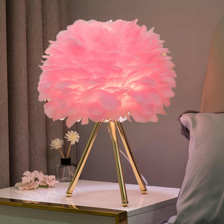 Tischlampe mit Federn | Weich | LED | Dimmbars | Verkabelt | Metall-Rosa-Luzern Mode