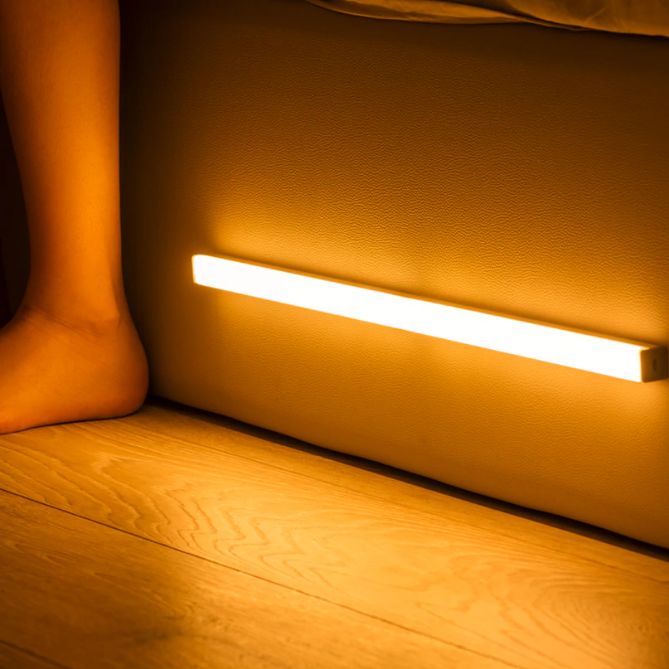 Lange LED-Lampe mit Sensor | Wiederaufladbar | Energiesparend | Weiß-Luzern Mode