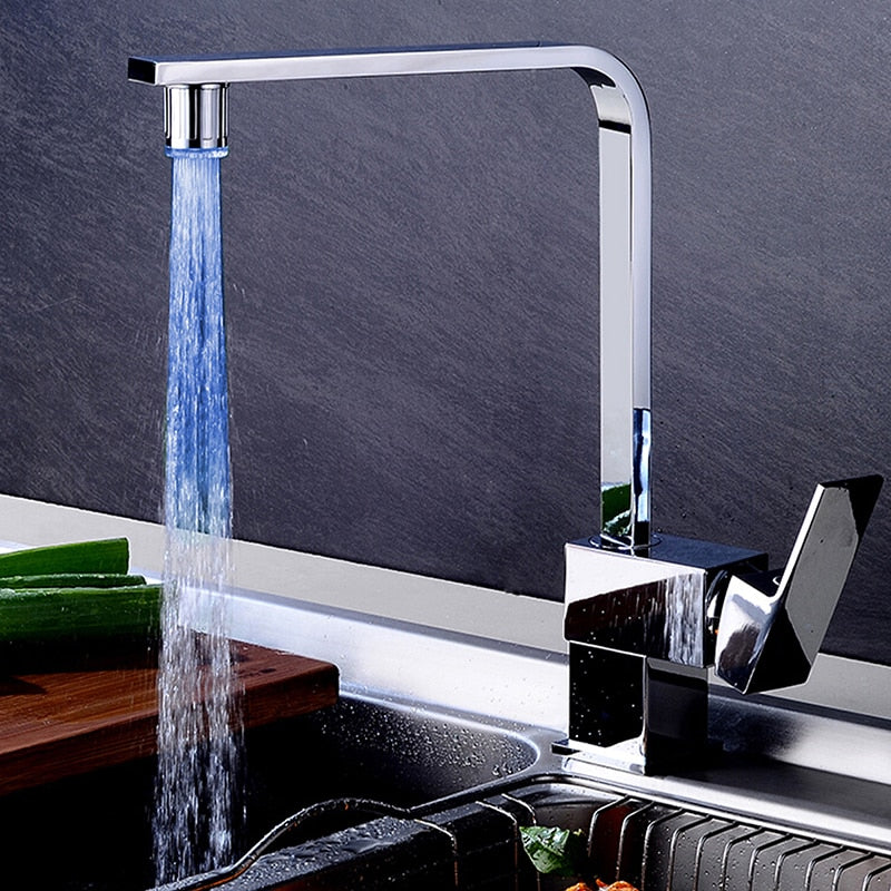 LED Wasserhahn | Universell | Funktioniert mit Wasserdruck | Sparsam-Luzern Mode
