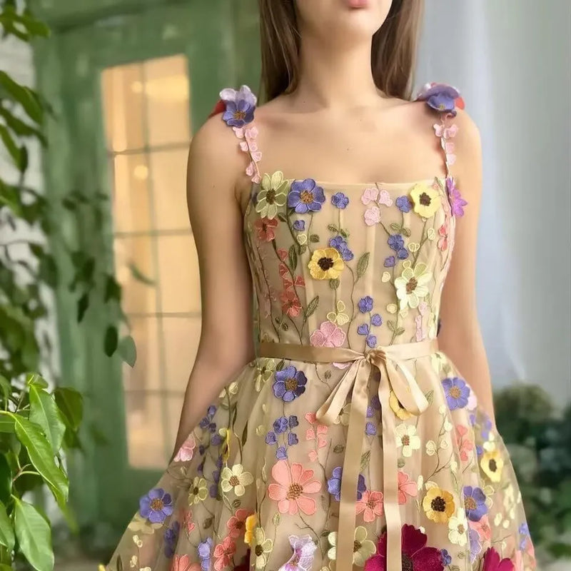 Besticktes Blumenkleid Damen - Elegantes Sommerkleid-Luzern Mode
