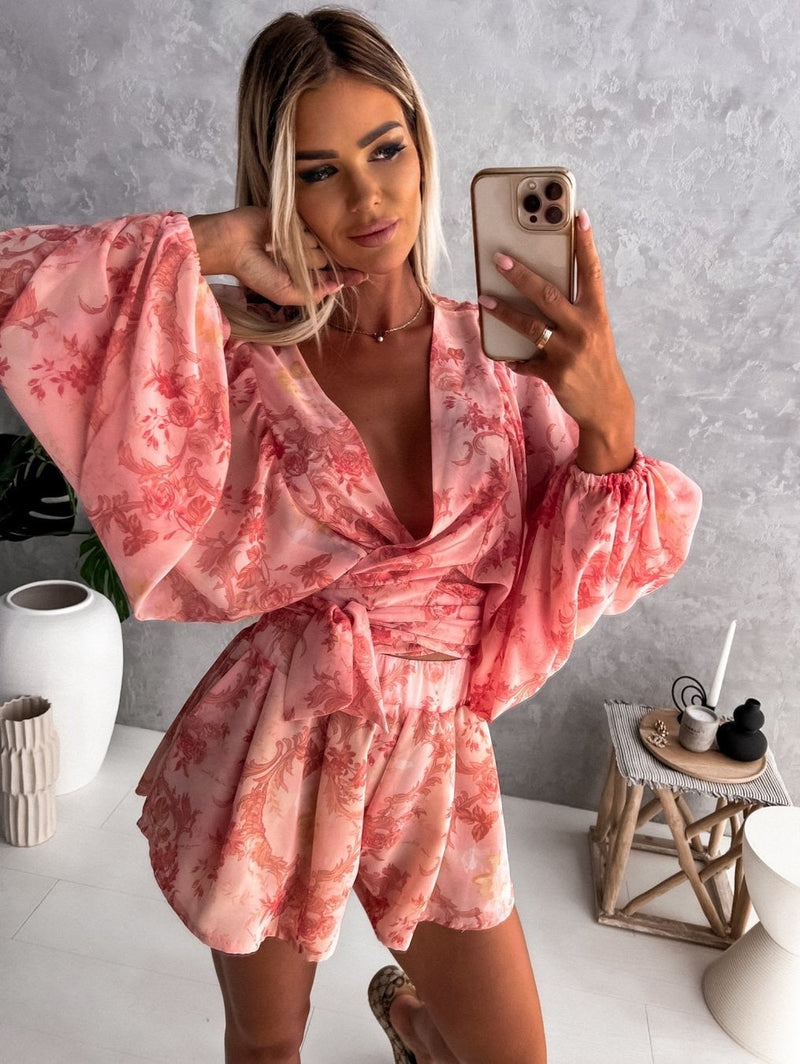 Sommerliches Damenkleid mit Strohhut für Strandurlaub-Rot-S-Luzern Mode