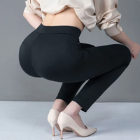 Damen Stretchhose mit Streifenmuster - Bequeme Passform-Luzern Mode