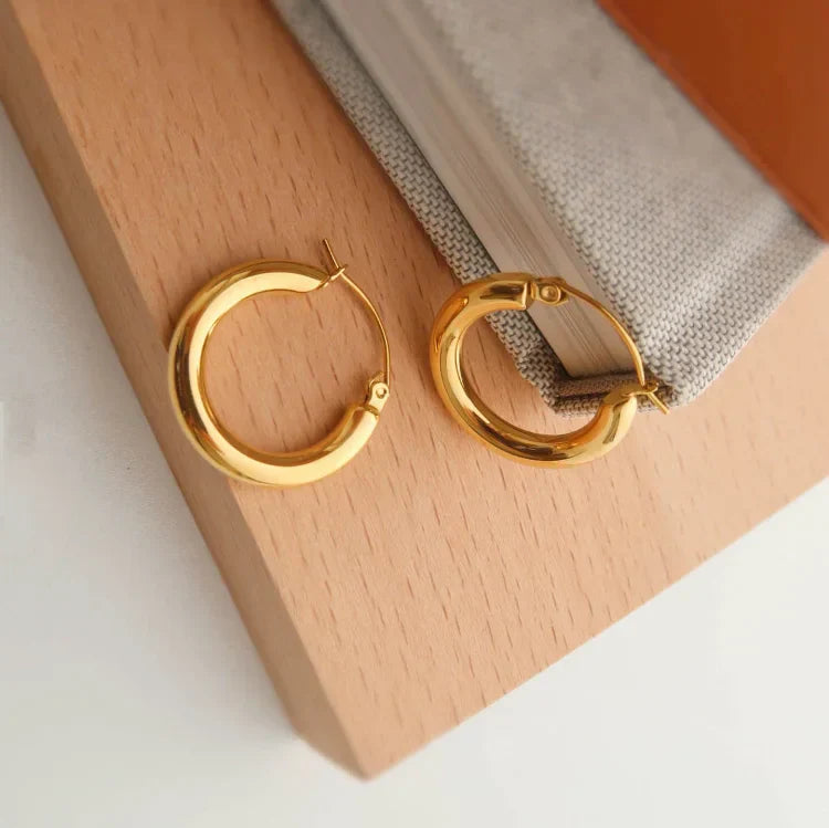 Goldene Creolen | Glatt Glänzend Langlebig Stilvoll Vielseitig Einzigartig-Luzern Mode