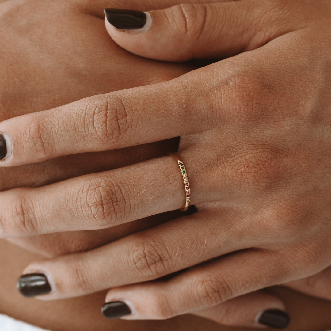 Damenring | Gold | Bunte Steine | Zeitlos | Stilvoll-Luzern Mode