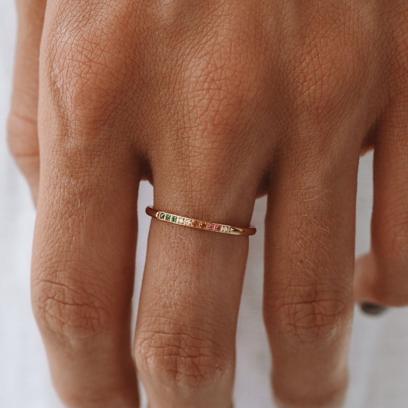 Damenring | Gold | Bunte Steine | Zeitlos | Stilvoll-Luzern Mode