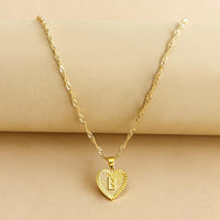 Halskette mit Herz Anhänger | Initiale | Liebe | Gold | Stilvoll | Langlebig | Geschenk-B-Luzern Mode