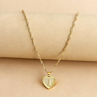 Halskette mit Herz Anhänger | Initiale | Liebe | Gold | Stilvoll | Langlebig | Geschenk-J-Luzern Mode