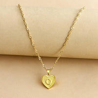 Halskette mit Herz Anhänger | Initiale | Liebe | Gold | Stilvoll | Langlebig | Geschenk-O-Luzern Mode