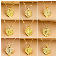 Halskette mit Herz Anhänger | Initiale | Liebe | Gold | Stilvoll | Langlebig | Geschenk-W-Luzern Mode