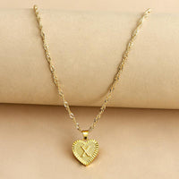 Halskette mit Herz Anhänger | Initiale | Liebe | Gold | Stilvoll | Langlebig | Geschenk-X-Luzern Mode