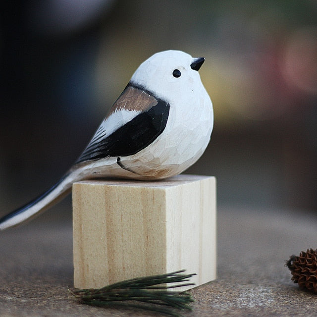 Vogelfigur | Handgefertigt Holz Langlebig Stilvoll Stimmungsvolles Design Einzigartig-Schwanzmeise-Luzern Mode