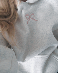 Weiße Damen-Hoodie | Helle rosa Details | Weich | Locker sitzend | Baumwolle-Luzern Mode