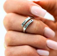Symbolischer Ring | I Am Enough | Silber | Stilvoll | Kraftvoll | NAMI | Nachhaltig-Luzern Mode