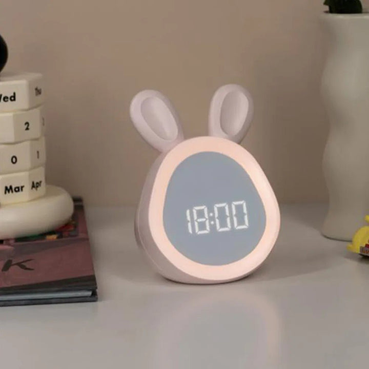 Kinderwecker mit Nachtlicht | Hasenform | LED | Dimmbar | Sicher-Luzern Mode