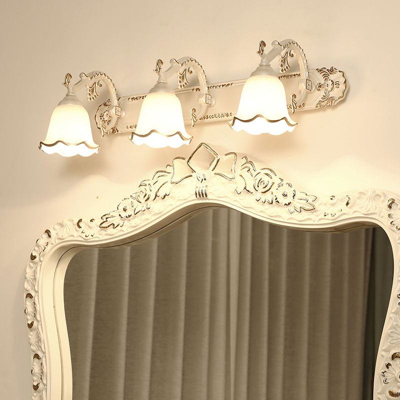 Vintage Design Wandleuchte | E14 LED | Metall | Glas | 2-oder3-flammig-Weiß-Gold-3 Flammen-Luzern Mode