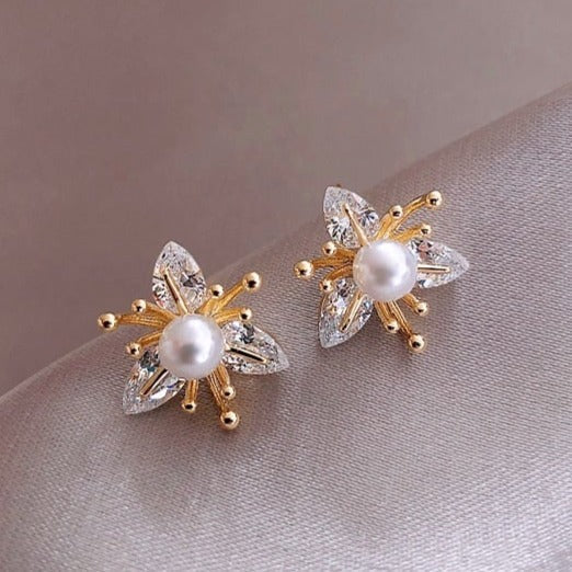 Ohrringe für Damen | Gold | Perle | Kristall | Blumenform | Stilvoll-Luzern Mode