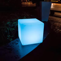 Kubus Gartenlampe | Solarenergie | Wiederaufladbar | Mehrfarbig | USB-Luzern Mode