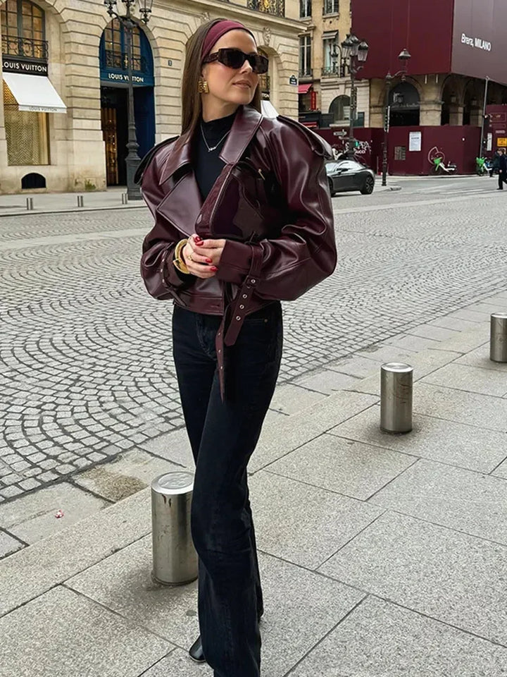 Lederjacke Damen kurz | Reverskragen | figurbetont | Kirschrot | lange Ärmel | PU-Luzern Mode