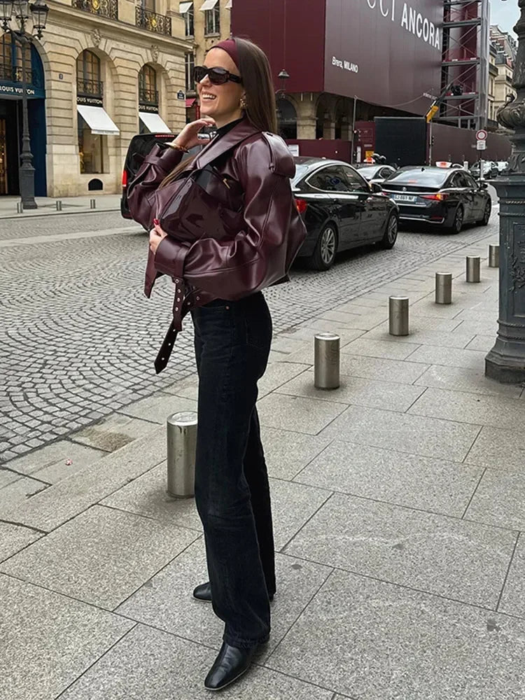 Lederjacke Damen kurz | Reverskragen | figurbetont | Kirschrot | lange Ärmel | PU-Luzern Mode