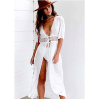Lange Strandkleid mit Spitzenakzenten und Schleifenverschluss – Elara