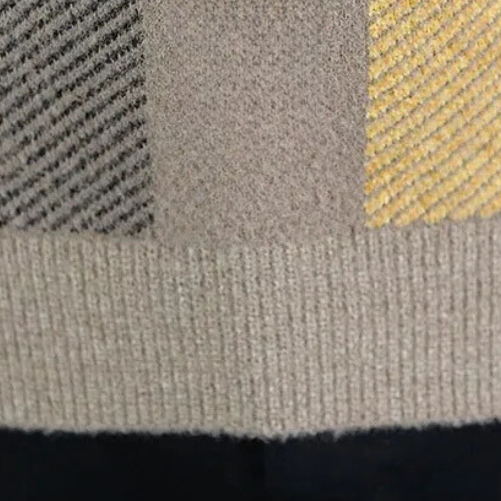 Hochwertiger Wollpullover mit kariertem Ärmel-Detail-Luzern Mode