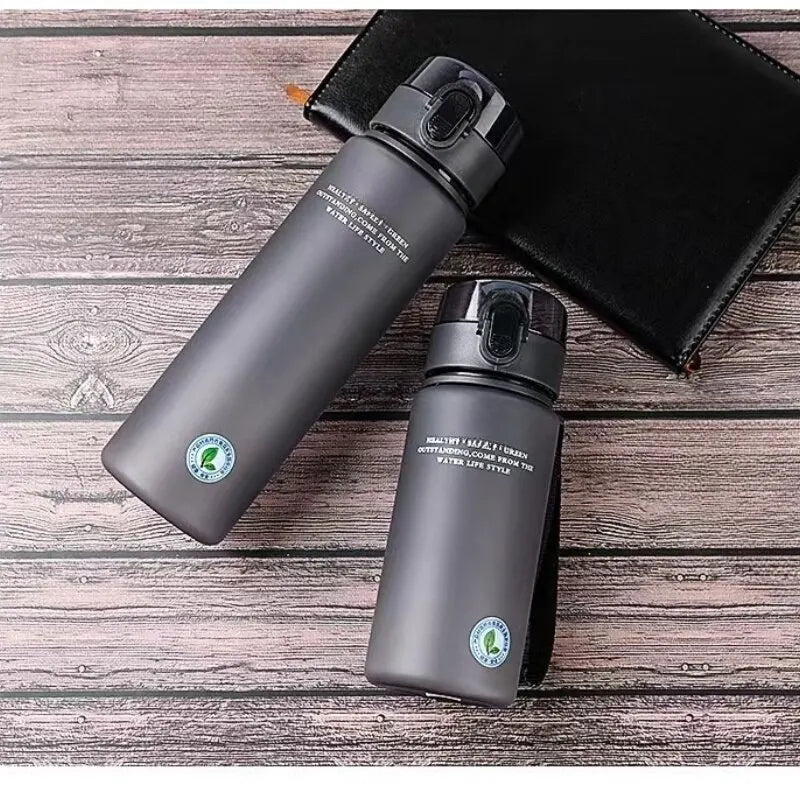 Sporttrinkflasche | Langlebig | Groß | Leckfrei | Vielseitig | Stylisch | Funktional-Luzern Mode