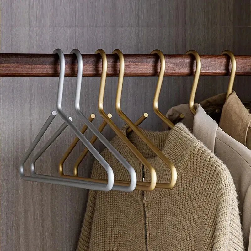 Kleiderbügel | Set von 5 | Metall | Mattfarbe | Anti-Rutsch | Luxus-Luzern Mode