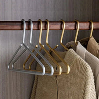 Kleiderbügel | Set von 5 | Metall | Mattfarbe | Anti-Rutsch | Luxus-Luzern Mode