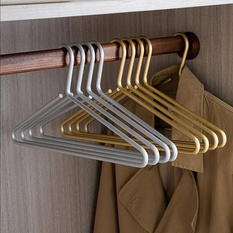 Kleiderbügel | Set von 5 | Metall | Mattfarbe | Anti-Rutsch | Luxus-Silber-Luzern Mode