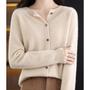 Damen Strickjacke mit V-Ausschnitt - Weicher Cardigan-Khaki-S-Luzern Mode
