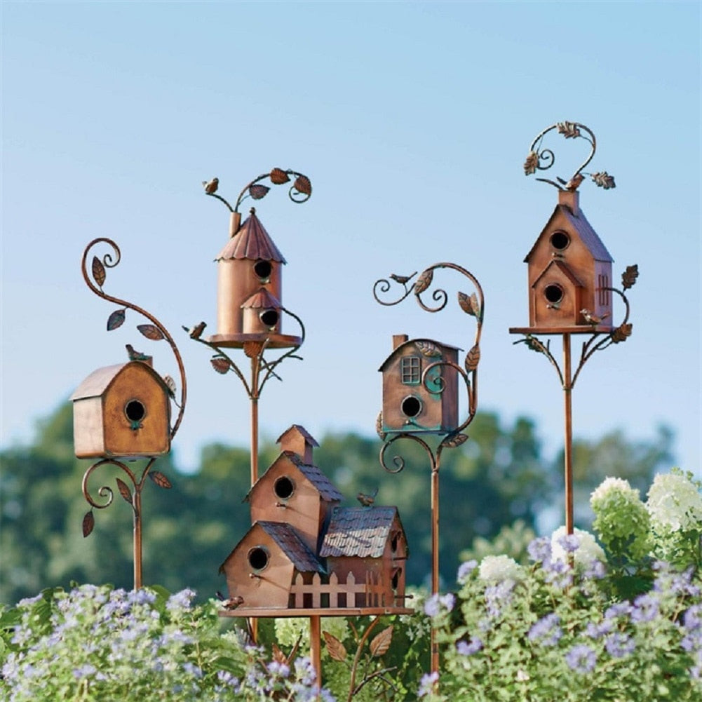 Vogelhaus | Gartenstecker Metall Künstlerisch Stilvoll Langlebig Dekorativ-Haus mit Kamin und Fenster-Luzern Mode
