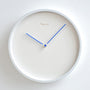 Wanduhr | Rund | Minimalistisch | Skandinavisches Design | Kunststoff-Blau-25cm-Luzern Mode