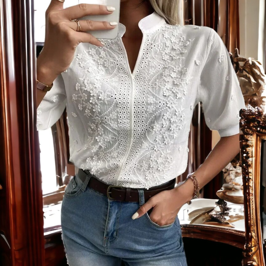 Elegante Damenbluse mit Stickerei und kurzen Ärmeln-Luzern Mode