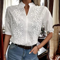 Elegante Damenbluse mit Stickerei und kurzen Ärmeln-Luzern Mode