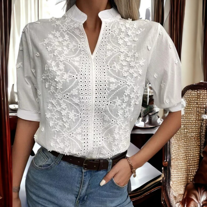 Elegante Damenbluse mit Stickerei und kurzen Ärmeln-Luzern Mode