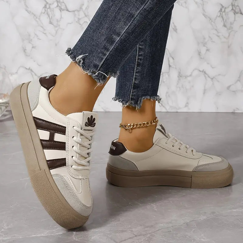 Chunky-Sohle | atmungsaktives Innenfutter | bequemes Fußbett | rutschfest | Alltag-Luzern Mode