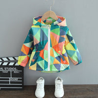 Bunte Kinderjacke mit Kapuze - Geometrisches Muster-Luzern Mode