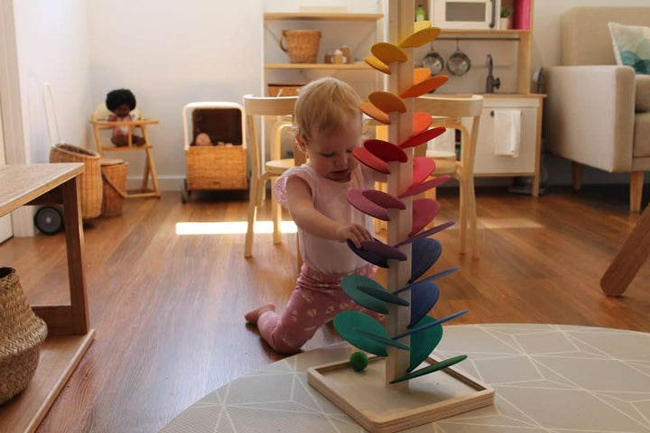 Musikalischer Klangbaum aus Holz – Lernspiel mit Murmelklängen