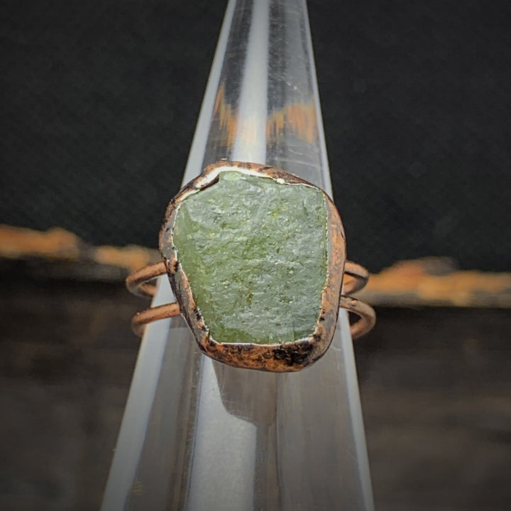 Ring für Damen | Natürlich | Rohstein-Geburtsstein | Gold | Stilvoll-Luzern Mode