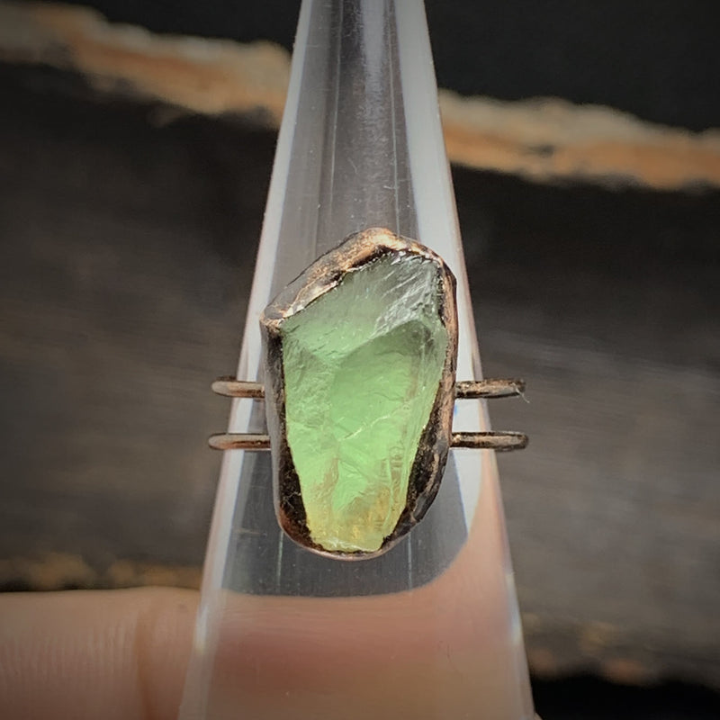 Ring für Damen | Natürlich | Rohstein-Geburtsstein | Gold | Stilvoll-Luzern Mode