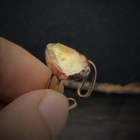 Ring für Damen | Natürlich | Rohstein-Geburtsstein | Gold | Stilvoll-Luzern Mode