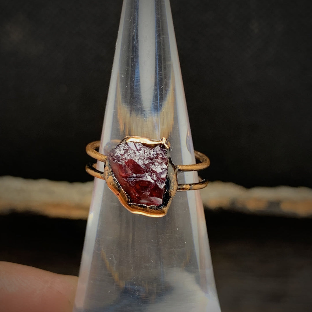 Ring für Damen | Natürlich | Rohstein-Geburtsstein | Gold | Stilvoll-Luzern Mode