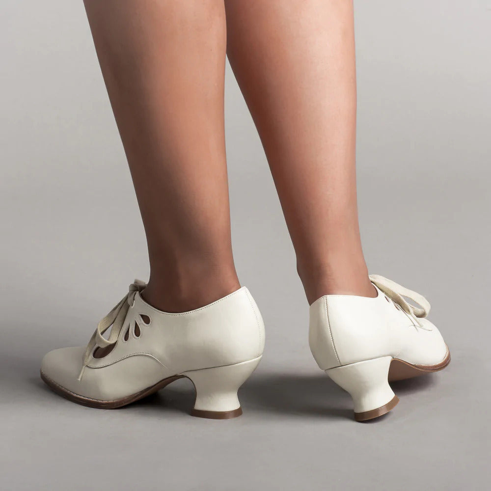 Lederpumps | Orthopädisch | Geschlossen | Stabil | Einfarbig | Fliege-Luzern Mode