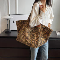 Oversized Leopardenmuster Schultertasche aus Canvas - Große Handtasche-Braun-Luzern Mode