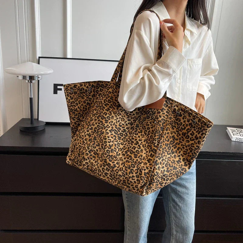 Oversized Leopardenmuster Schultertasche aus Canvas - Große Handtasche-Braun-Luzern Mode